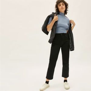 Everlane The Straight Leg Cropped Denim Jean in Black